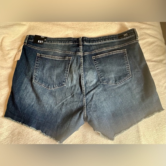 NWT KUT from the Kloth Women's Blue Denim Shorts Size 24W‎ 5” Inseam - Picture 4 of 9